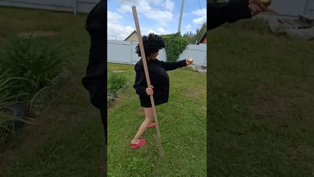 Яблоко будешь прикол