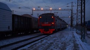 Электропоезд ЭД9Э-0057. Отправление.