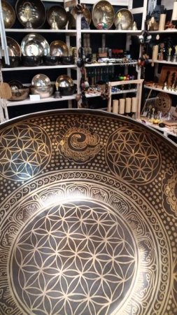 Кованая поющая чаша Flower of life ( 26 см, нота: Ля #, 116 Гц ) / Singing Bowl / shamanic.moscow