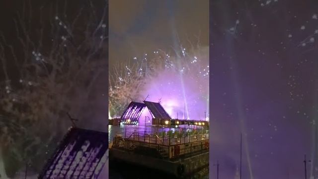 Салют в Питере!