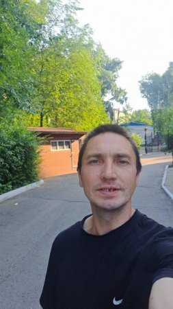 Загадка:Она не любит кофе, цветы и не спрашивает, ты меня любишь?