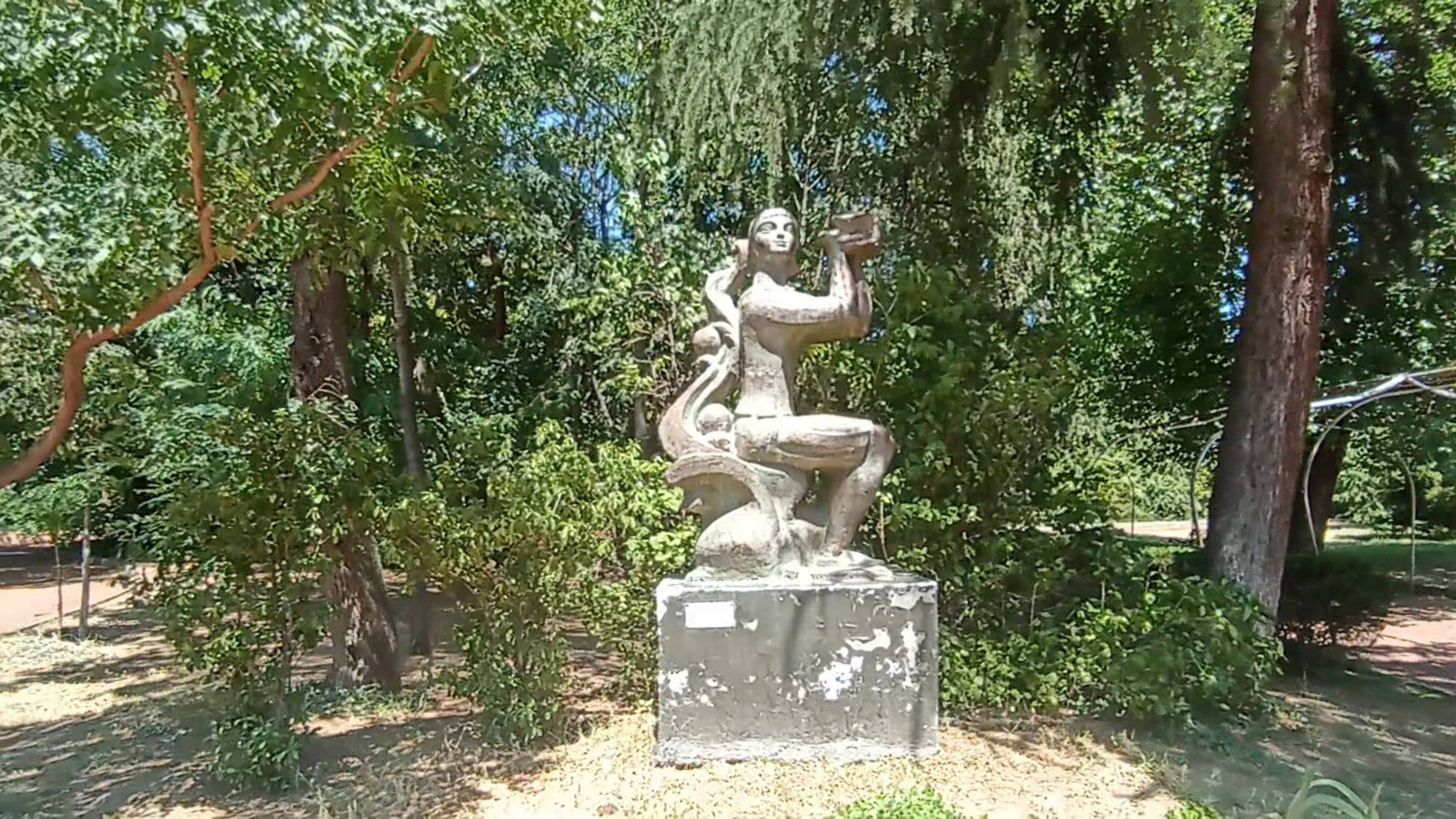 Скульптуры парка Муштаид в Тбилиси 27.06.2025