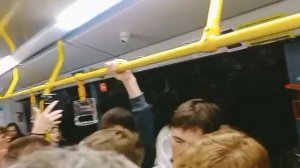 ВЕСЁЛОЕ ВОЗВРАЩЕНИЕ С ПРАЗДНОВАНИЯ САБАНТУЯ В ПЕРЕПОЛНЕННОМ АВТОБУСЕ