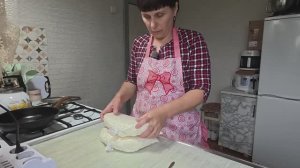 ЖИЗНЬ В МАЛЕНЬКОЙ ДЕРЕВНЕ, хлопочем