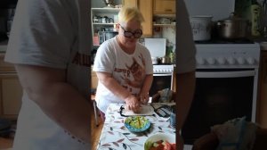 Маме суп, мне салат😋