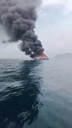 Катамаран в огне: шокирующие кадры, где всё могло закончиться иначе
