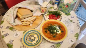 Хлеб 🍞 кобра 🐍 с борщом 🍲