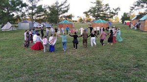 танец Бременских музыкантов 🕺💃 на фестивале Седьмое Небо в Хакасии ☀️2025.06.27