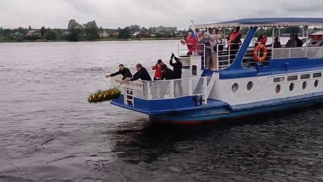 Вахта Памяти. Орешек. Спуск венка смотреть онлайн