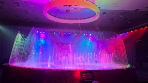 Фонтан в цирке «ЛЕГЕНДАРНЫЙ ЦИРК ЮРИЯ НИКУЛИНА 
ВОДНАЯ ФЕЕРИЯ».