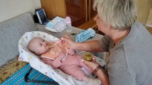Ника ест брокколи. 04.06.2023