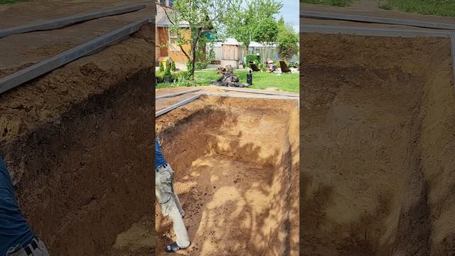 Как правильно сделать пруд на даче своими руками?