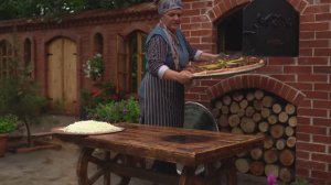 Kənd Həyatı. Пицца с говядиной на дровах  Wood Fired Beef Pizza