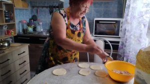 Тесто на кефире без дрожжей для пирожков в духовке.Пирожки с капустой и мясом в духовке.