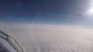 Грация и изящество полёта Су-35, под песню - "Прекрасное далёко"