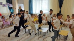 Игра "Перемена" на выпускном утреннике.
МБДОУ Городищенский детский сад "Радуга".