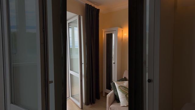 TLT Flat смотреть онлайн