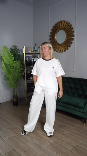 Новинки FiDJI: от нежного кружева до сочного спорт-шика