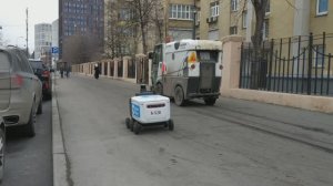 Папа взял сына на работу.