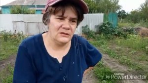 Справилас с одной грядкой картошки.