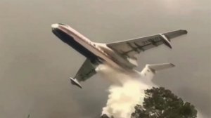 В Забайкалье сотрудники Авиалесоохраны пытаются остановить распространение огня