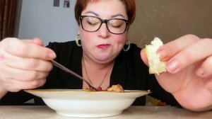 ТАКОЙ САЛАТ,вы,и не ЕЛИ/А Я ПЕРЕКУСЫВАЮ ИМ/САЛАТ ОСЕННИЙ,а на ВКУС ВЕСЕННИЙ😉/МУКБАНГ