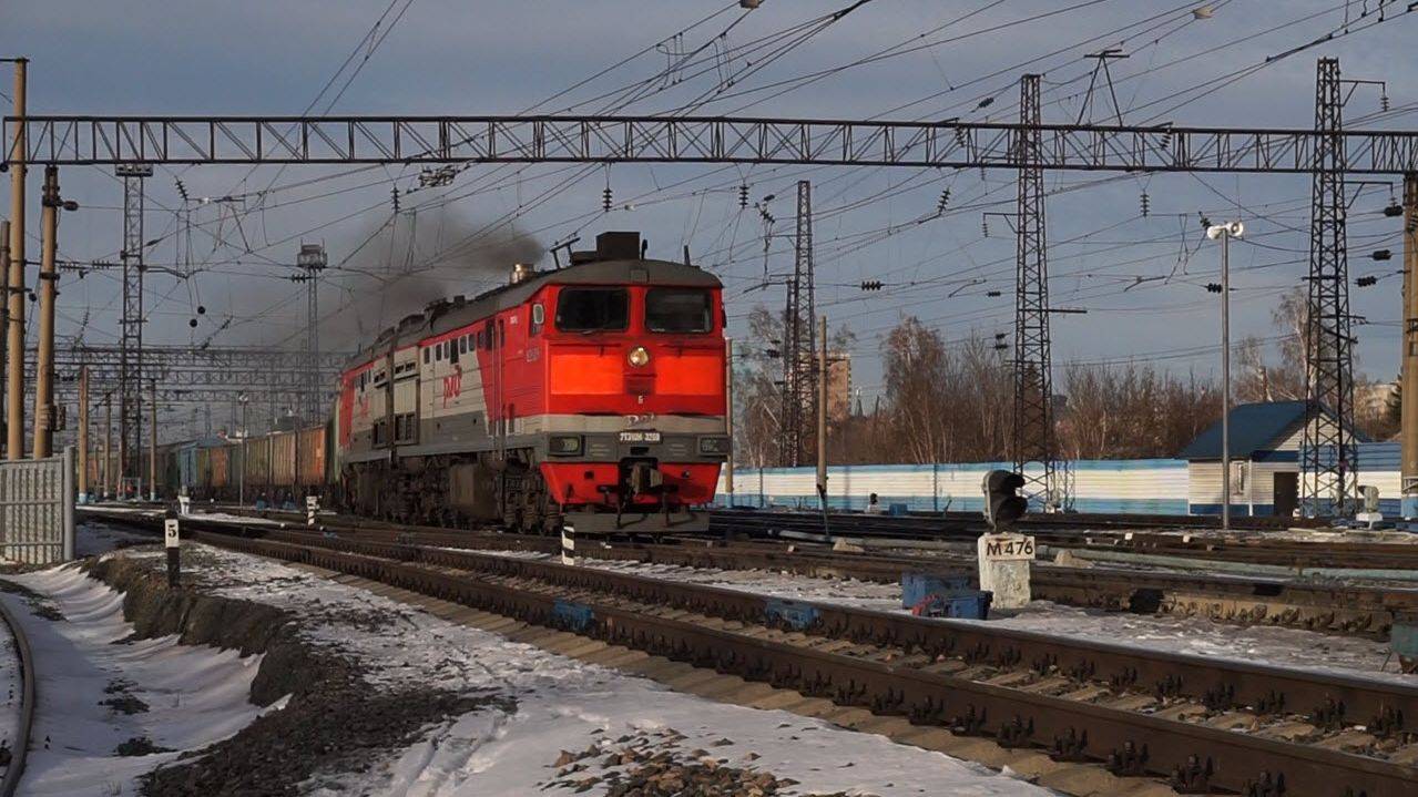 Тепловоз 2ТЭ10М-3260. Отправление.