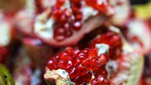 Косметолог рассказала о защите от солнца с помощью продуктов питания