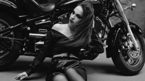 Святая (автор текста / автор музыки (с помощью ИИ): Ирина Чернобровкина)