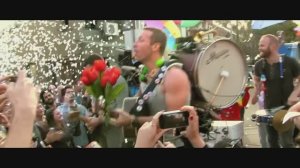 Coldplay - A Sky Full Of Stars (Official Video)