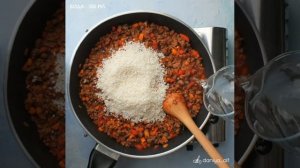 Жареный рис с фаршем и овощами 😋