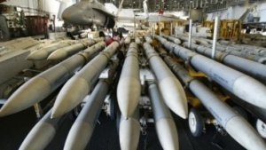 Самое мощное военное оружие в действии.