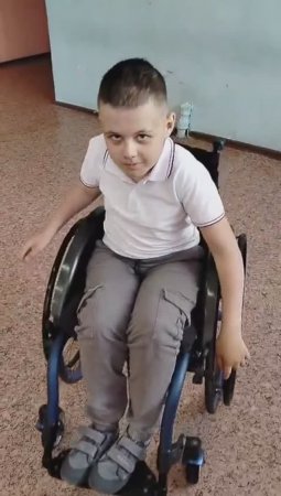 Матвей передвигается по школе сам!