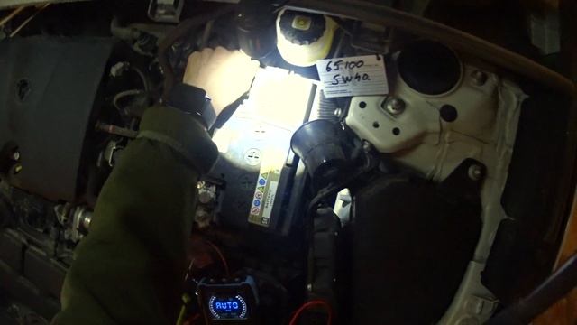 Нужно запитать авто, но СИГНАЛИЗАЦИЯ ЗАБЛОКИРОВАЛА КАПОТ!😱 смотреть онлайн