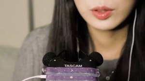 asmr wooyeon. Близкий шёпот, движения рук, звуки рта.