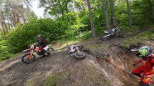 курва #shorts #enduro #эндуро #шортс #шорты.mp4
