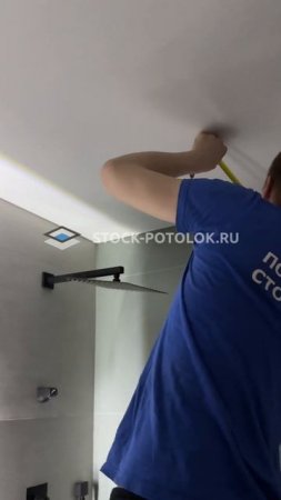 Натяжной потолок в ванной комнате.  #натяжные_потолки #потолки