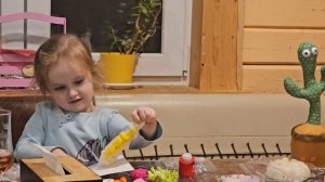 Алиса: «Я сама всё снимала!»/ Распаковка сквиш таба лапка