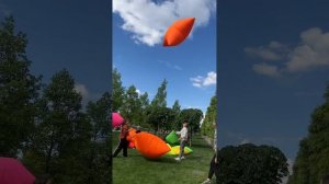 Гигантские летающие подушки