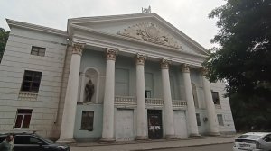 Прогулка по Рустави 29.06.2025: Галерея О Чхартишвили, Дом химиков, дома 19, 21, 23 на ул Руставели