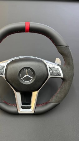 Перешив руля Mercedes GLA 45 с использование натуральной кожи и алькантары