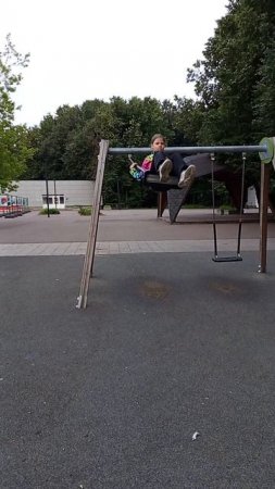 Качели! Да!