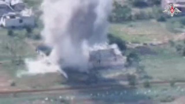 💥 Артиллеристы «Южной» группировки уничтожили два пункта управления БПЛА противника. смотреть онлайн