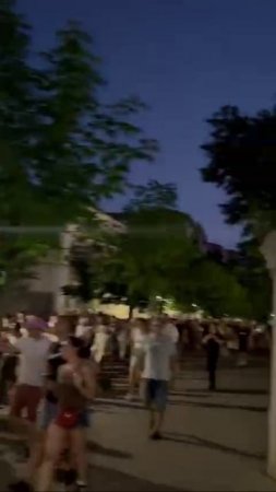 🇷🇸 В Сербии протесты охватили всю страну

Сообщается, что к Белграду присоединились Нови Сад, Ниш,