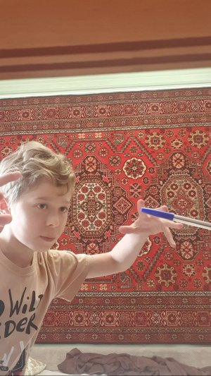 Фокус летающая ручка