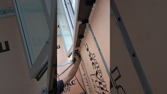 как приклеить кабель канал