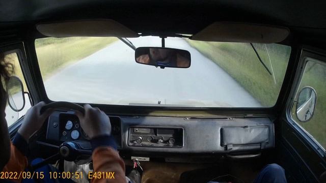 ЛУАЗ по асфальту и бездорожью.