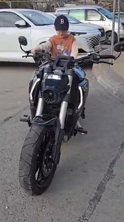 на мотоцикле