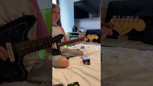 Машуша и Анчик в дуэте с песней Ялта-Парус в Ялте)))