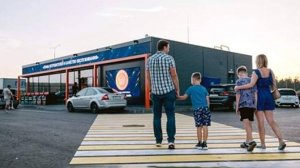 Минтранс предложил разместить на АЗС детские игровые площадки